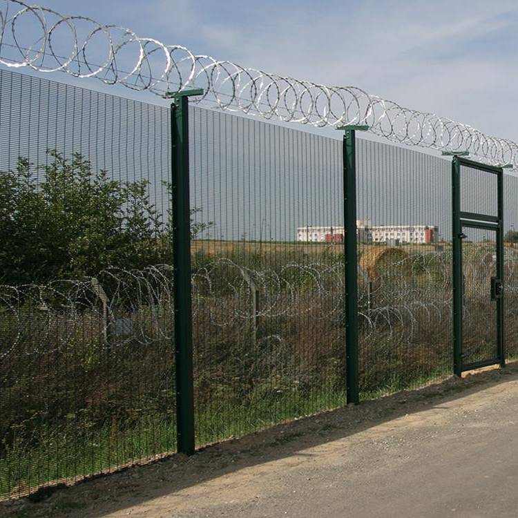 Metal Railing Fence – Durable, Secure, Customizable Designs